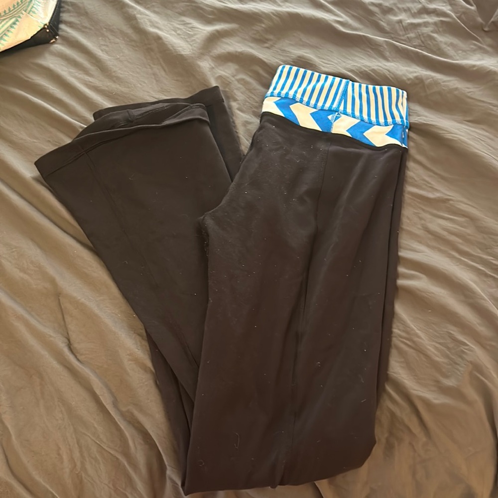 Sale ❤️ Lululemon Wide leg Yoga Pant Black size 6